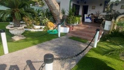 Återförsäljning - Villa -
Orihuela Costa