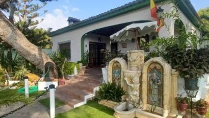 Återförsäljning - Villa -
Orihuela Costa