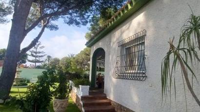 Återförsäljning - Villa -
Orihuela Costa