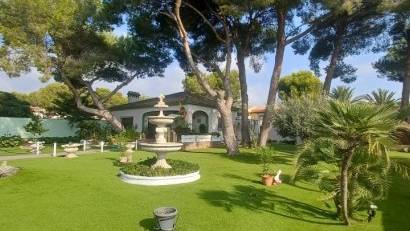 Återförsäljning - Villa -
Orihuela Costa