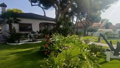 Återförsäljning - Villa -
Orihuela Costa