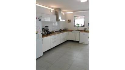 Återförsäljning - Villa -
Alicante