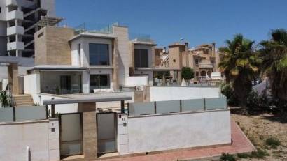 Resale - Villa -
Orihuela Costa