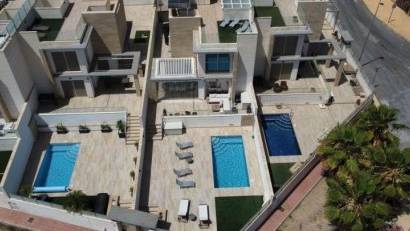 Resale - Villa -
Orihuela Costa