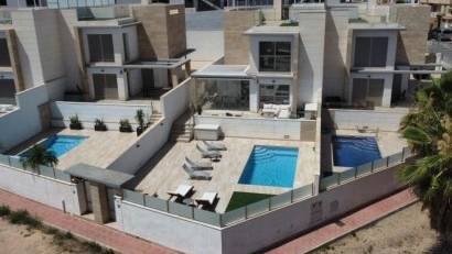 Resale - Villa -
Orihuela Costa
