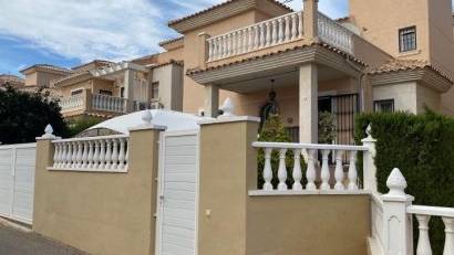 Återförsäljning - Villa -
Orihuela Costa