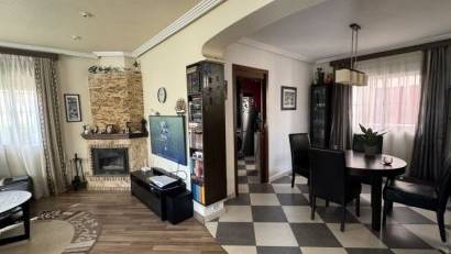 Återförsäljning - Villa -
Orihuela Costa