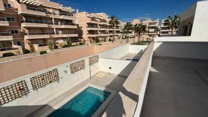 Reventa - Villa -
Orihuela Costa