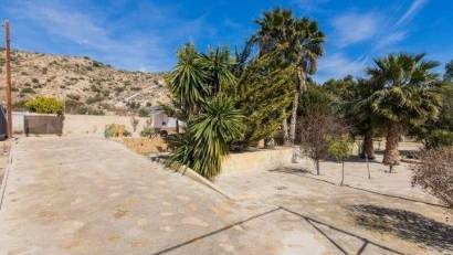 Resale - Villa -
Elche