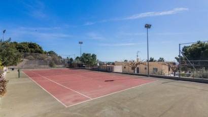 Resale - Villa -
Elche