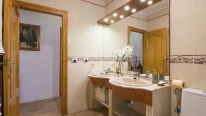 Resale - Villa -
Elche