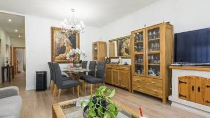 Resale - Villa -
Elche