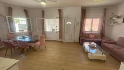 Resale - Villa -
Playa Flamenca