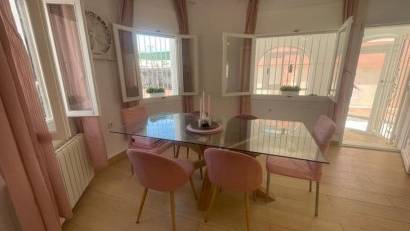 Resale - Villa -
Playa Flamenca