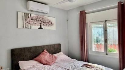 Resale - Villa -
Playa Flamenca