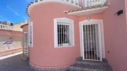 Resale - Villa -
Playa Flamenca