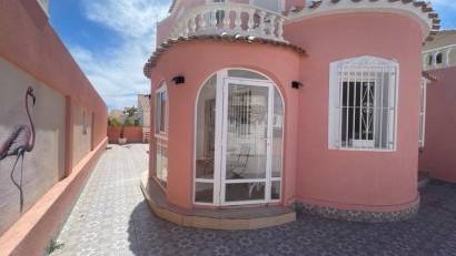 Resale - Villa -
Playa Flamenca