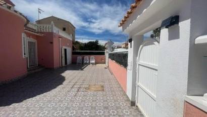 Resale - Villa -
Playa Flamenca