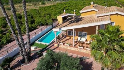 Resale - Villa -
Orihuela