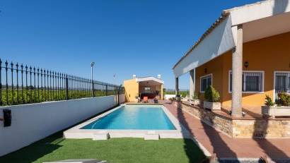 Resale - Villa -
Orihuela