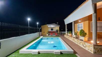 Resale - Villa -
Orihuela