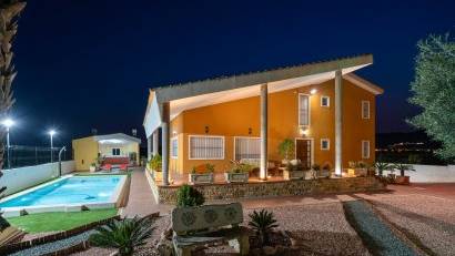 Resale - Villa -
Orihuela