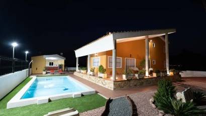 Resale - Villa -
Orihuela