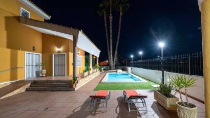 Resale - Villa -
Orihuela