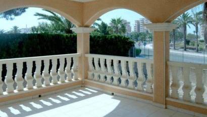 Obra nueva - Villa -
La Manga