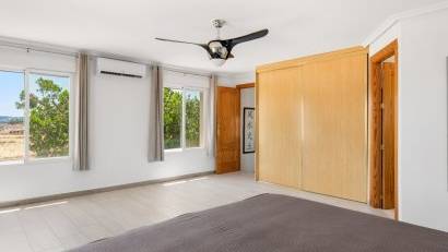 Reventa - Finca -
Catral