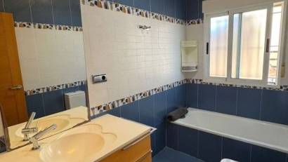 Resale - Villa -
Torrevieja