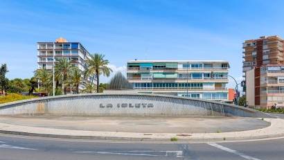 Resale - Apartment -
Alicante