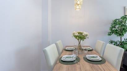 Resale - Townhouse -
Los Altos