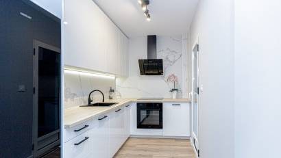 Resale - Townhouse -
Los Altos