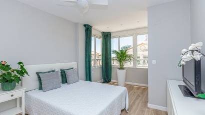 Resale - Townhouse -
Los Altos