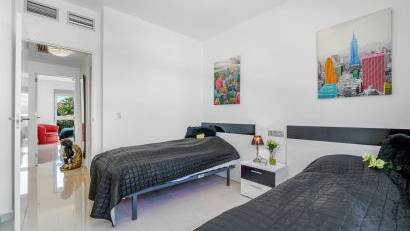 Återförsäljning - Bungalow -
Punta Prima