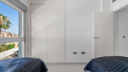 Återförsäljning - Bungalow -
Punta Prima