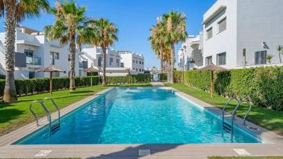 Återförsäljning - Bungalow -
Punta Prima