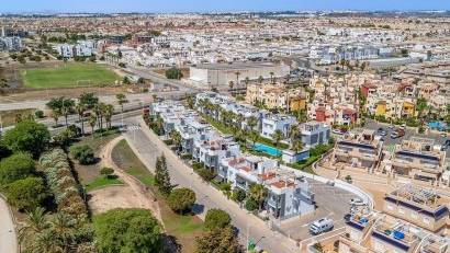 Återförsäljning - Bungalow -
Punta Prima