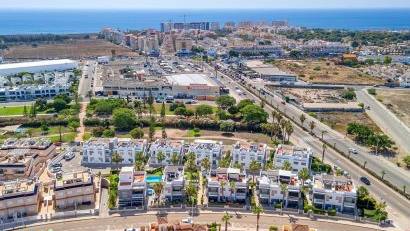 Återförsäljning - Bungalow -
Punta Prima