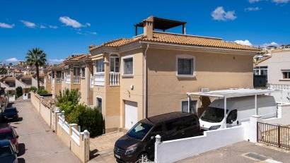 Resale - Villa -
Villamartin - Montegolf