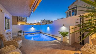 Resale - Villa -
Villamartin - Montegolf