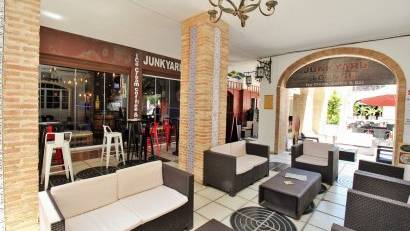 Reventa - Commercial Unit -
Villamartin - Villamartín