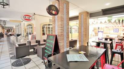 Reventa - Commercial Unit -
Villamartin - Villamartín