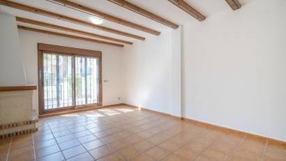 Resale - Bungalow -
Algorfa