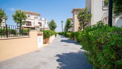 Återförsäljning - Bungalow -
Algorfa