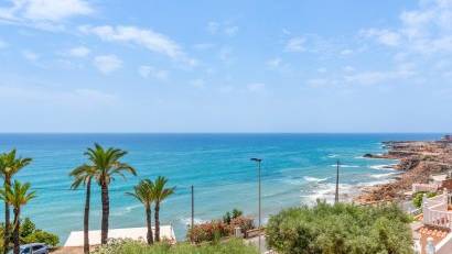 Resale - Villa -
Torrevieja