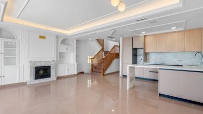 Resale - Villa -
Torrevieja