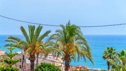 Resale - Villa -
Torrevieja