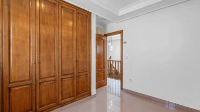 Resale - Villa -
Torrevieja